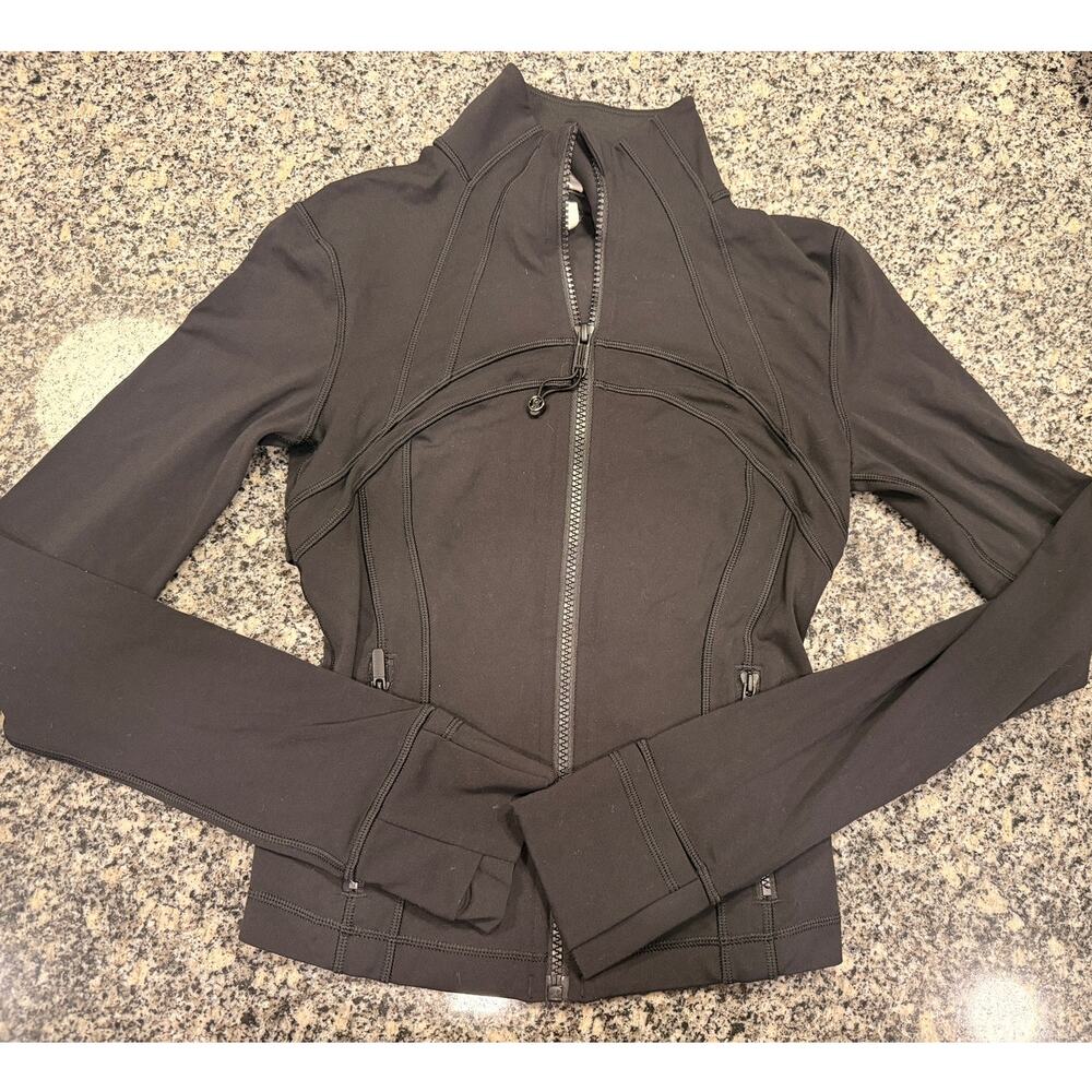 Lululemon Define Cropped Jacket - Black, Size 2 - Flattering Fit